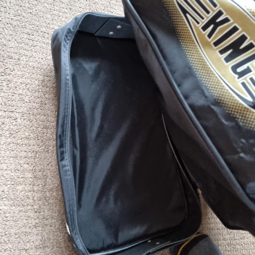 Puma King original 90s black/gold logo/Spellout holdall. - Picture 3 of 4
